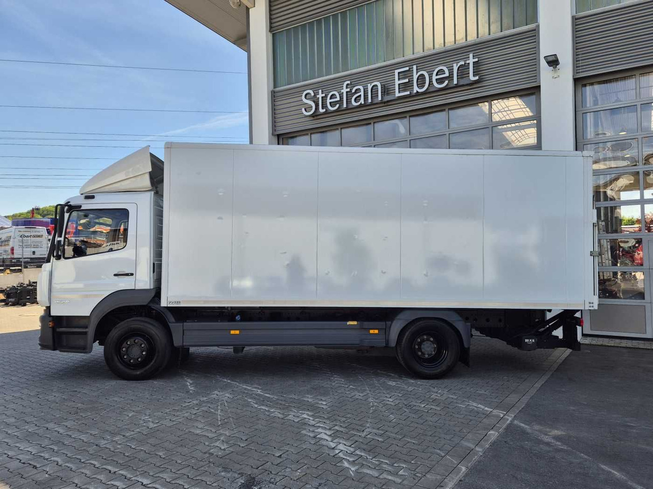 Mercedes-Benz Atego 1524 L Klima Standheizung LBW 1.500kg - Truk box: gambar 5 Mercedes-Benz Atego 1524 L Klima Standheizung LBW 1.500kg - Truk box: gambar 5