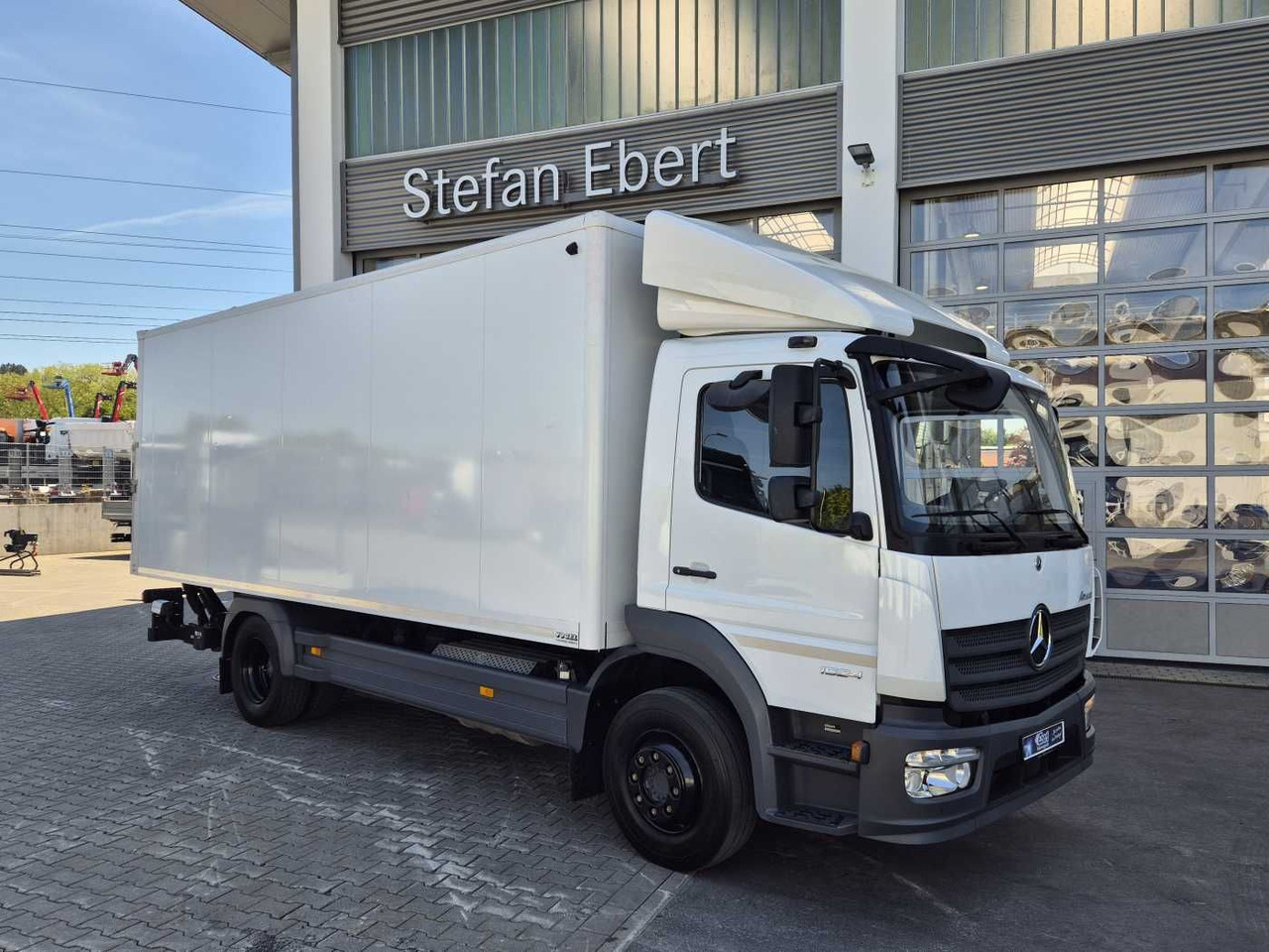 Mercedes-Benz Atego 1524 L Klima Standheizung LBW 1.500kg - Truk box: gambar 2 Mercedes-Benz Atego 1524 L Klima Standheizung LBW 1.500kg - Truk box: gambar 2
