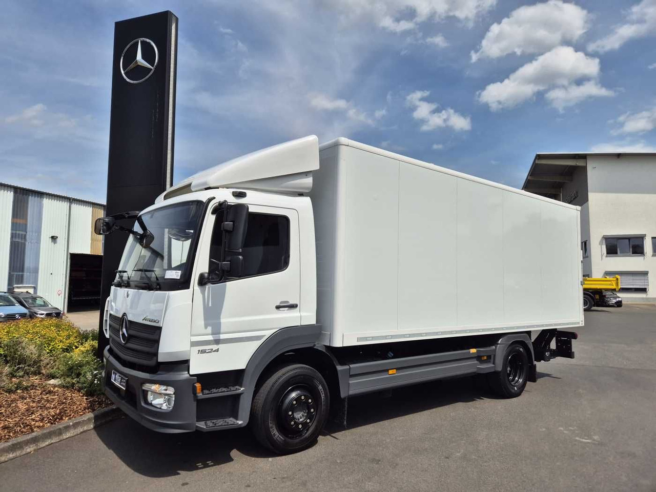 Mercedes-Benz Atego 1524 L LBW 1.500kg Standheizung Klima - Truk box: gambar 4 Mercedes-Benz Atego 1524 L LBW 1.500kg Standheizung Klima - Truk box: gambar 4
