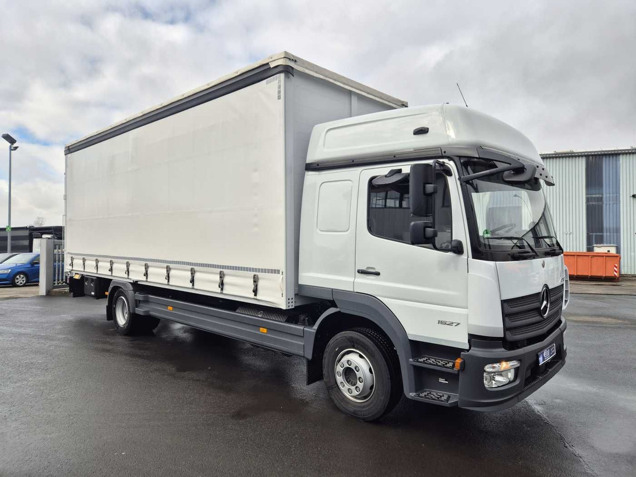 Mercedes-Benz Atego 1527 L L-Haus LBW Palfinger 1.500kg 2 Bett - Truk dengan terpal samping: gambar 2 Mercedes-Benz Atego 1527 L L-Haus LBW Palfinger 1.500kg 2 Bett - Truk dengan terpal samping: gambar 2