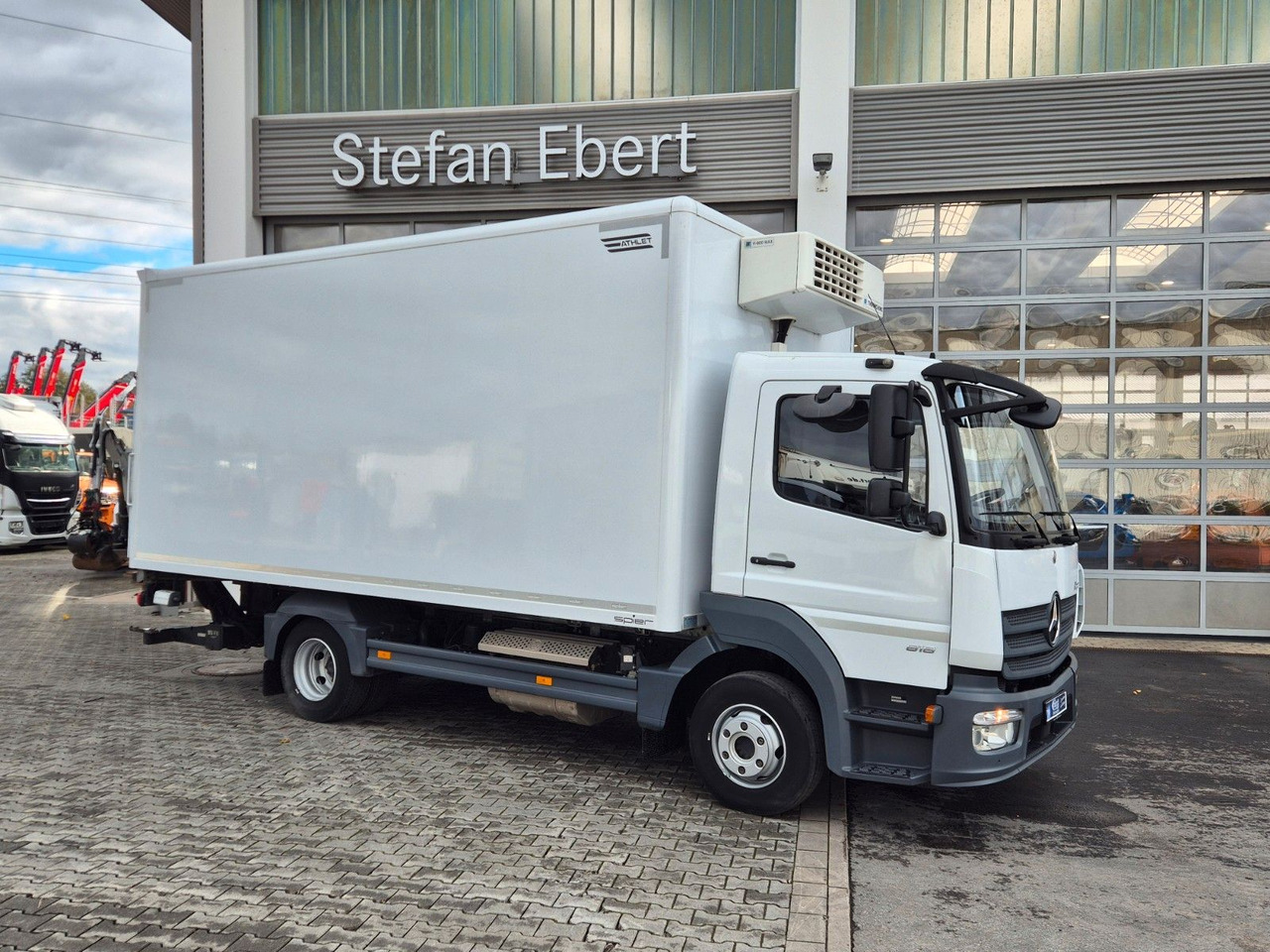 Mercedes-Benz Atego 818 L 4x2 LBW ThermoKing V-600 - Van berpendingin: gambar 4 Mercedes-Benz Atego 818 L 4x2 LBW ThermoKing V-600 - Van berpendingin: gambar 4