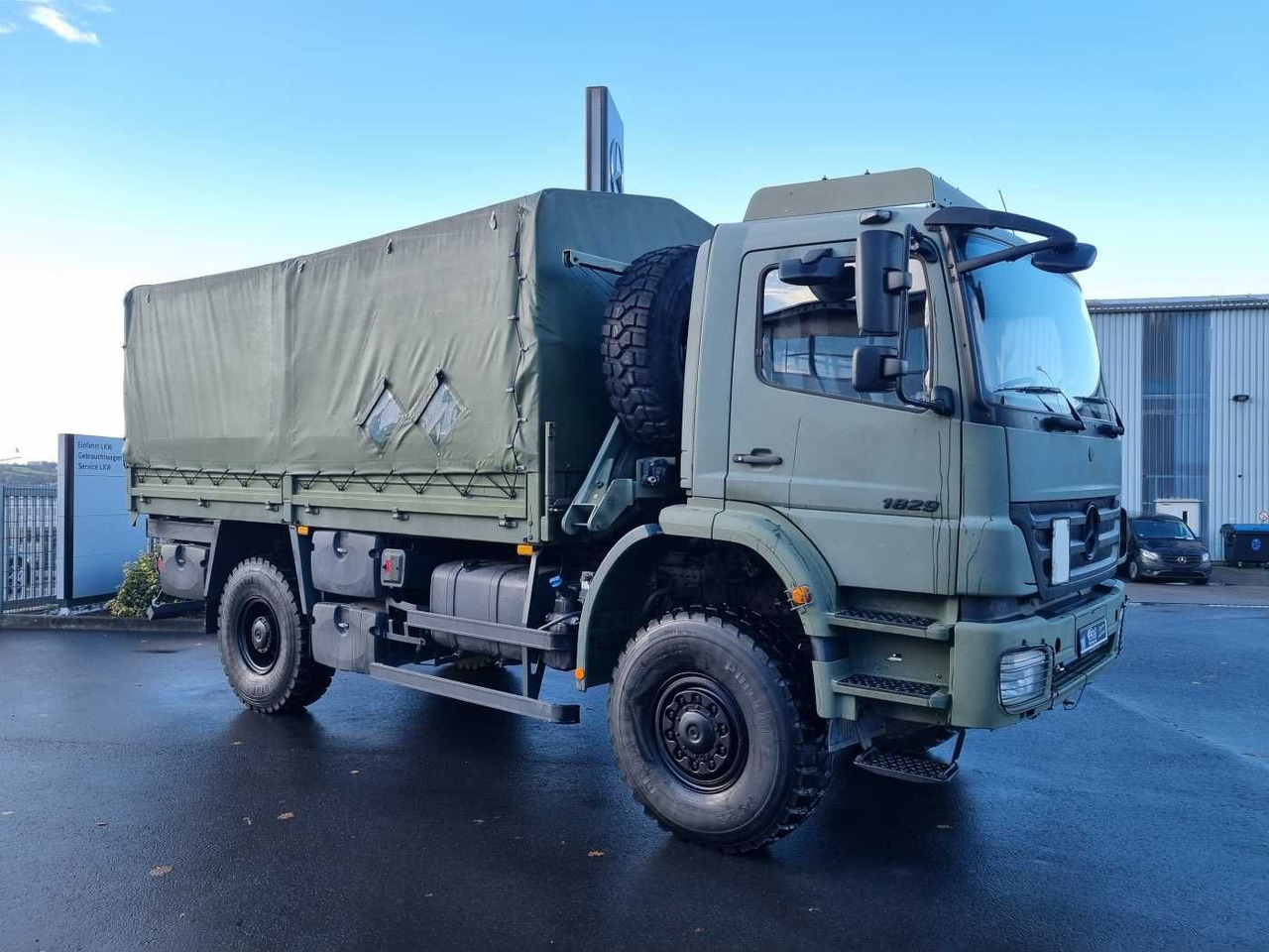 Mercedes-Benz Axor 1829 A 4x4 Pritsche/Plane 10 Stück - Truk dengan terpal samping: gambar 5 Mercedes-Benz Axor 1829 A 4x4 Pritsche/Plane 10 Stück - Truk dengan terpal samping: gambar 5