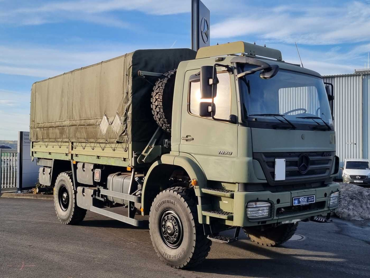 Mercedes-Benz Axor 1829 A 4x4 Pritsche/Plane 10 Stück - Truk flatbed: gambar 2 Mercedes-Benz Axor 1829 A 4x4 Pritsche/Plane 10 Stück - Truk flatbed: gambar 2
