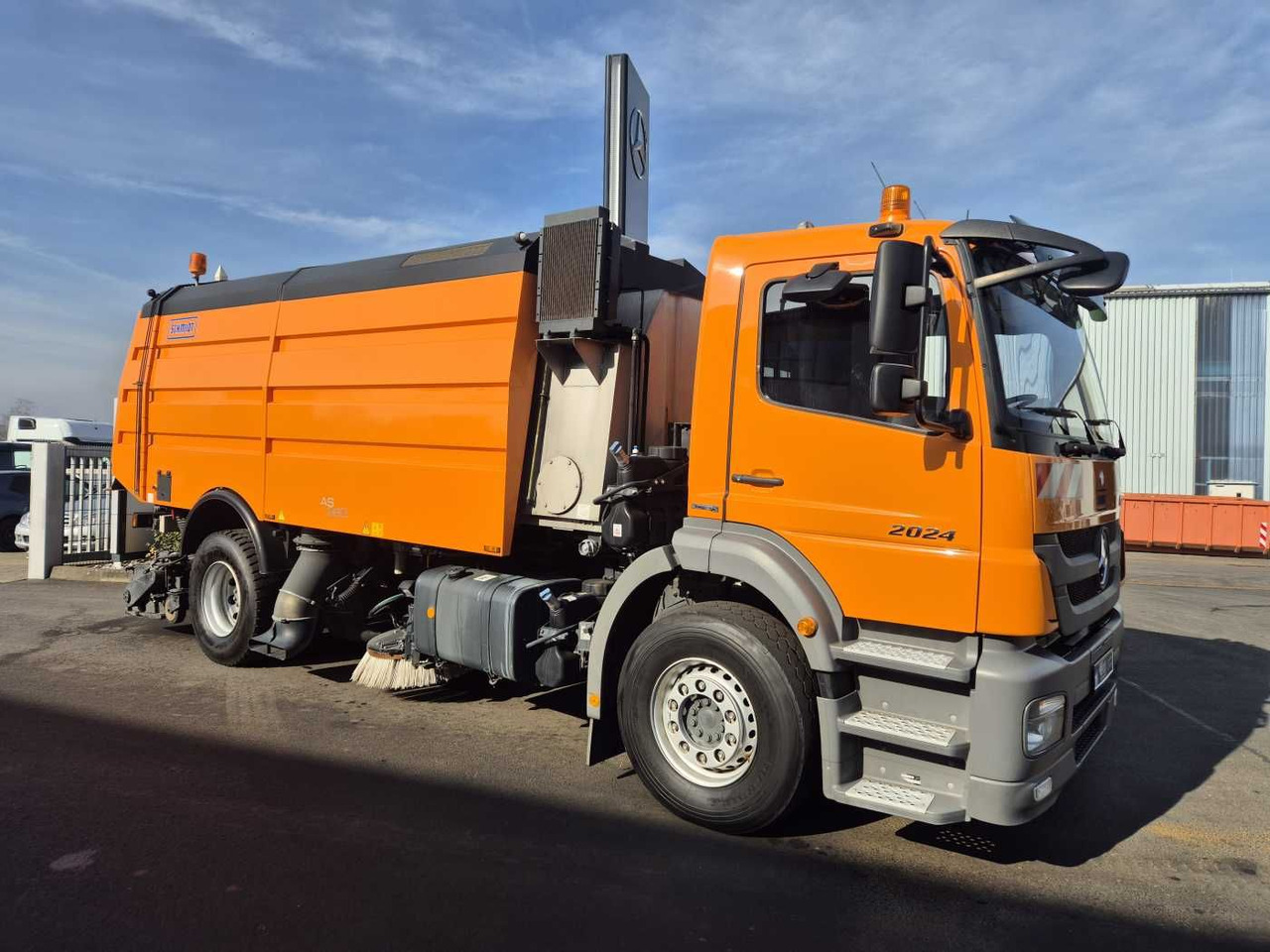 Mercedes-Benz Axor 2024 L Schmidt Airportsweeper AS 990 - Penyapu jalan: gambar 2 Mercedes-Benz Axor 2024 L Schmidt Airportsweeper AS 990 - Penyapu jalan: gambar 2