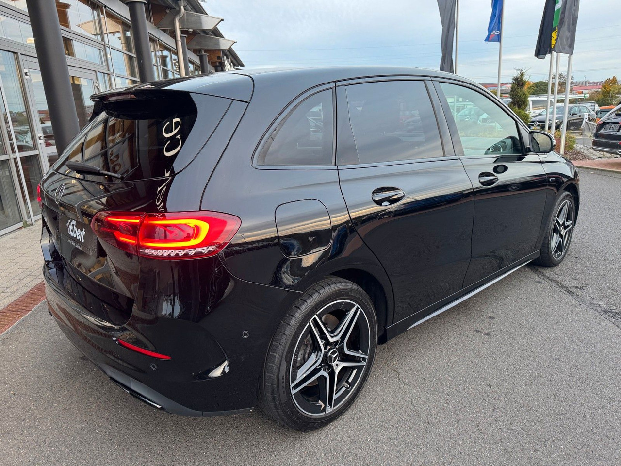 Mercedes-Benz B 250e Edition2020+AMG+Ambiente+Night+LED - Mobil sedan: gambar 4 Mercedes-Benz B 250e Edition2020+AMG+Ambiente+Night+LED - Mobil sedan: gambar 4