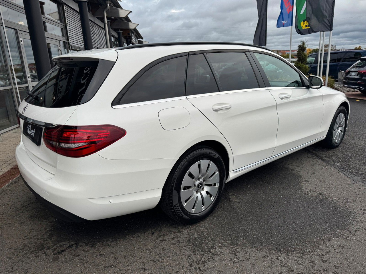 Mercedes-Benz C 180d T LED+RKamera+SHZ+DAB - Station wagon: gambar 4 Mercedes-Benz C 180d T LED+RKamera+SHZ+DAB - Station wagon: gambar 4