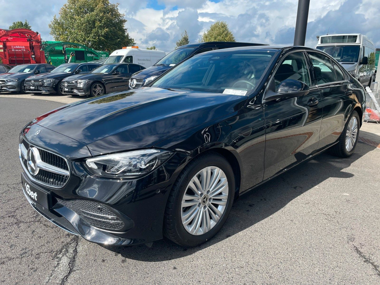 Mercedes-Benz C 200 d AVANTGARDE 360°+TOTW+Carplay+Ambiente - Mobil sedan: gambar 2 Mercedes-Benz C 200 d AVANTGARDE 360°+TOTW+Carplay+Ambiente - Mobil sedan: gambar 2
