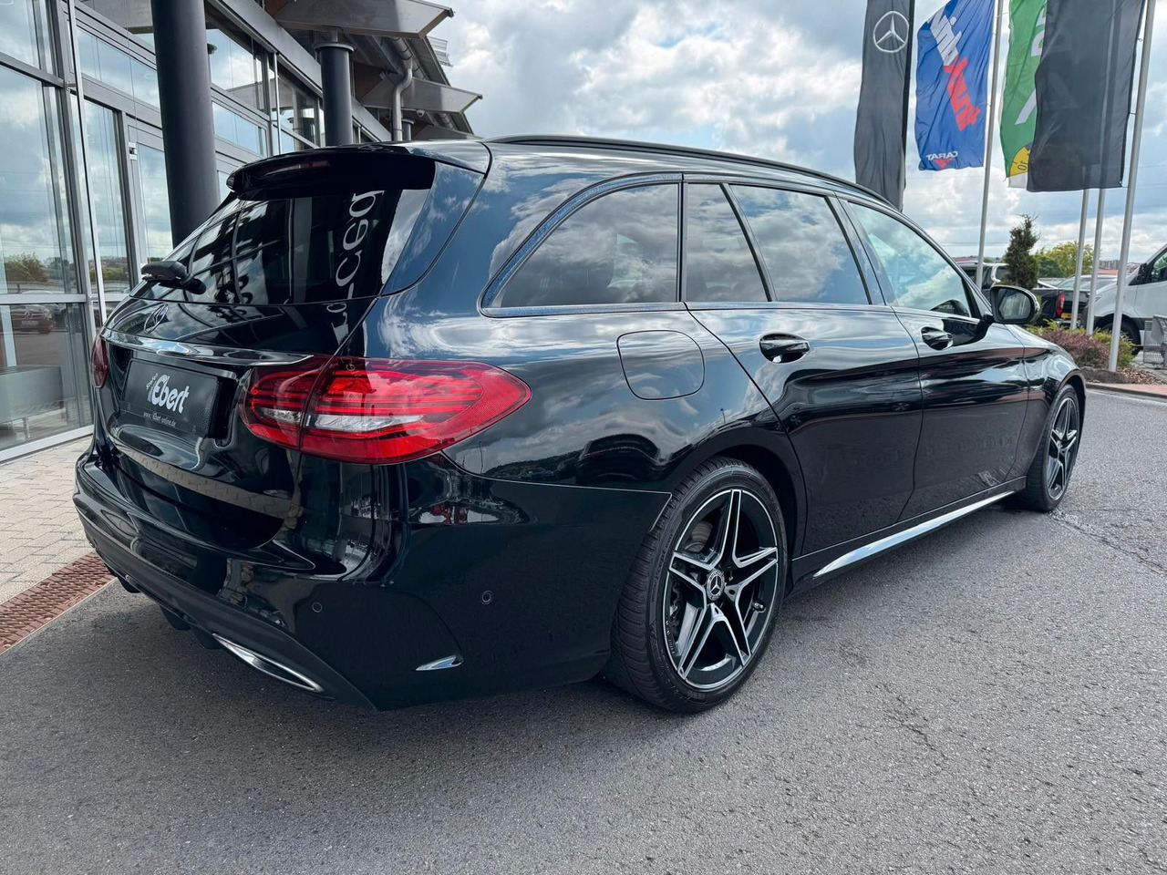 Mercedes-Benz C 220d NightEdition+AMG+Distr+SportfahrW+RFK - Station wagon: gambar 4 Mercedes-Benz C 220d NightEdition+AMG+Distr+SportfahrW+RFK - Station wagon: gambar 4
