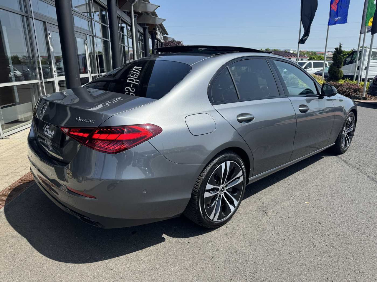 Mercedes-Benz C 300 4M Avantgarde+Pano+Bumester+AHK+RFK+ Night - Mobil sedan: gambar 4 Mercedes-Benz C 300 4M Avantgarde+Pano+Bumester+AHK+RFK+ Night - Mobil sedan: gambar 4
