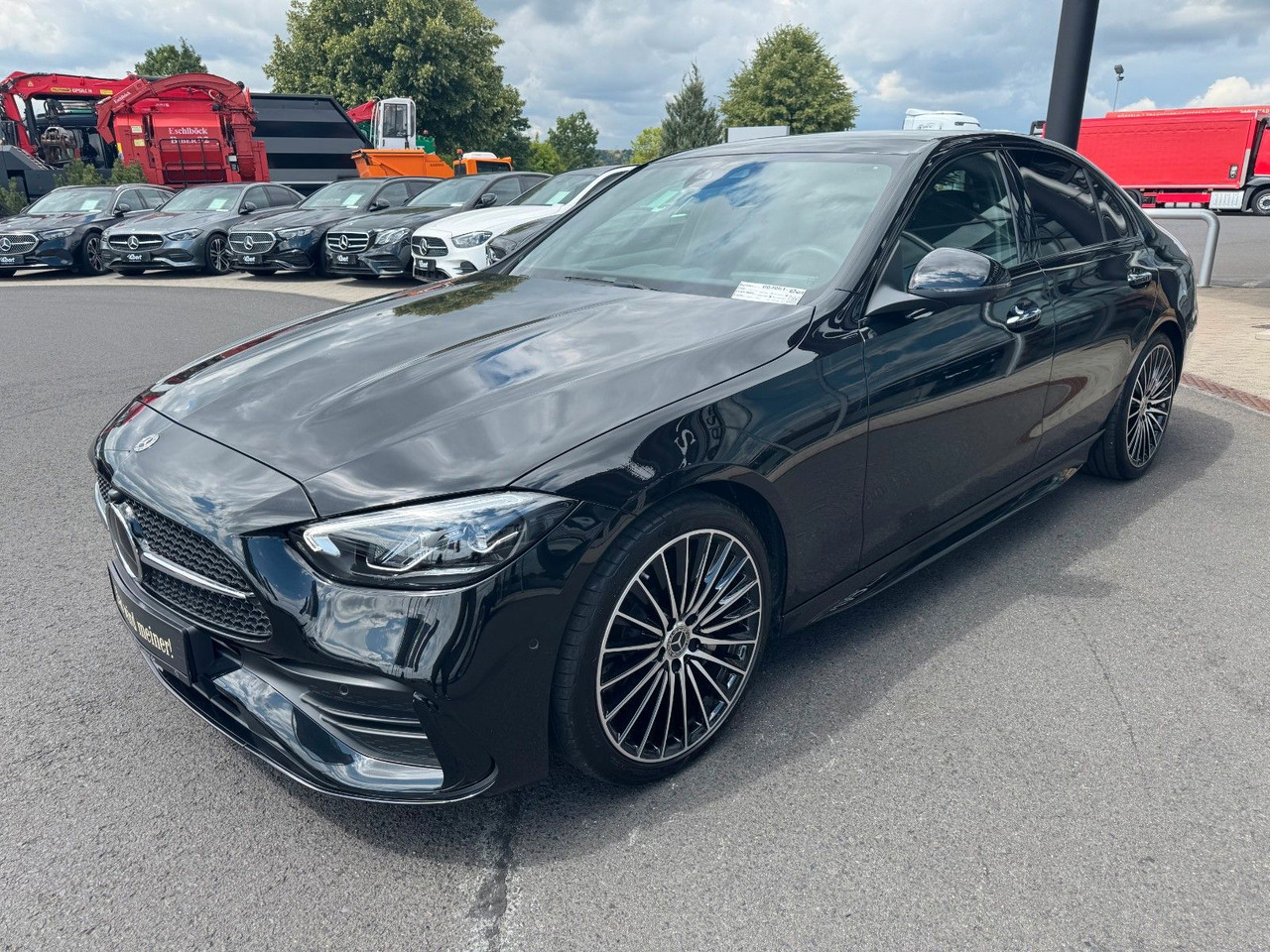 Mercedes-Benz C 300 AMG+DistrPlus+360+SportfahrW+Night+19Zoll - Mobil sedan: gambar 2 Mercedes-Benz C 300 AMG+DistrPlus+360+SportfahrW+Night+19Zoll - Mobil sedan: gambar 2