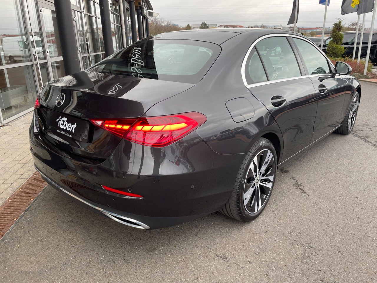 Mercedes-Benz C 300 e Avantgarde Digital+S-Dach+AHK+Distr+ - Mobil sedan: gambar 5 Mercedes-Benz C 300 e Avantgarde Digital+S-Dach+AHK+Distr+ - Mobil sedan: gambar 5