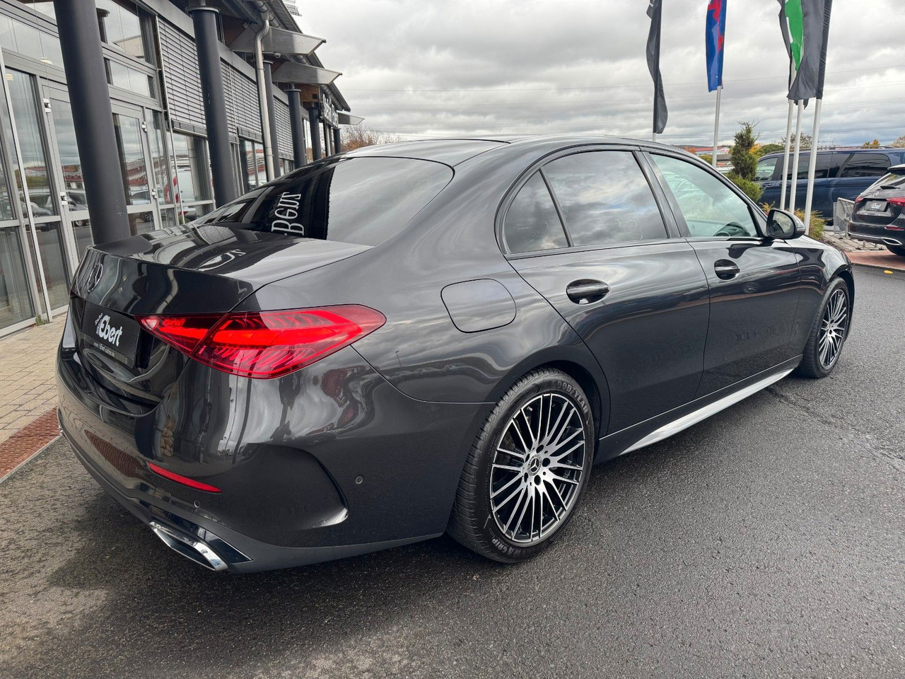 Mercedes-Benz C 300d AMG+AHK+RFK+Ambiente+Night+SportfahrW - Mobil sedan: gambar 4 Mercedes-Benz C 300d AMG+AHK+RFK+Ambiente+Night+SportfahrW - Mobil sedan: gambar 4