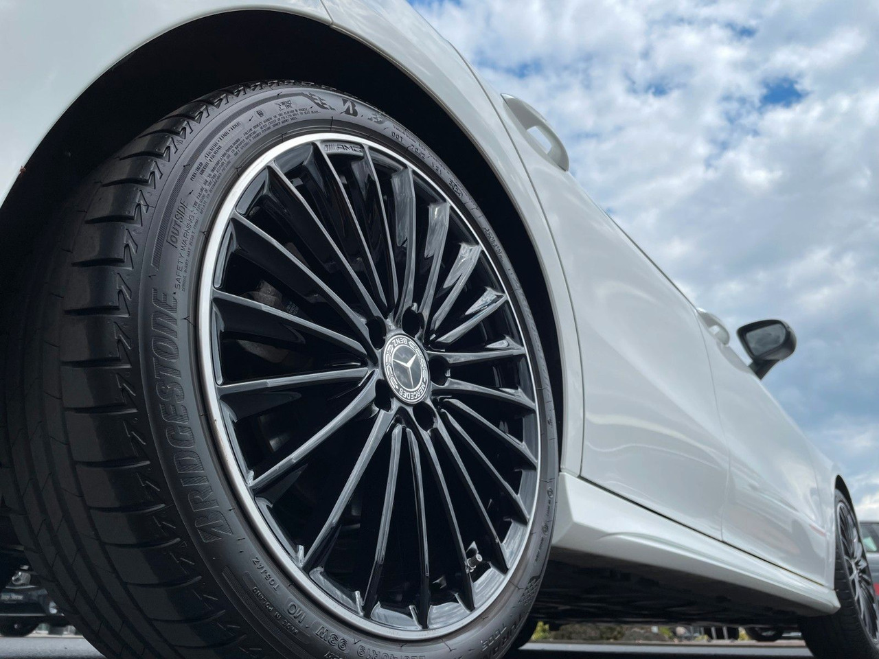 Mercedes-Benz CLA 200 AMG Pano+R-Kamera+19"+TOTW+DISTR+MULITBE - Coupe: gambar 5 Mercedes-Benz CLA 200 AMG Pano+R-Kamera+19"+TOTW+DISTR+MULITBE - Coupe: gambar 5