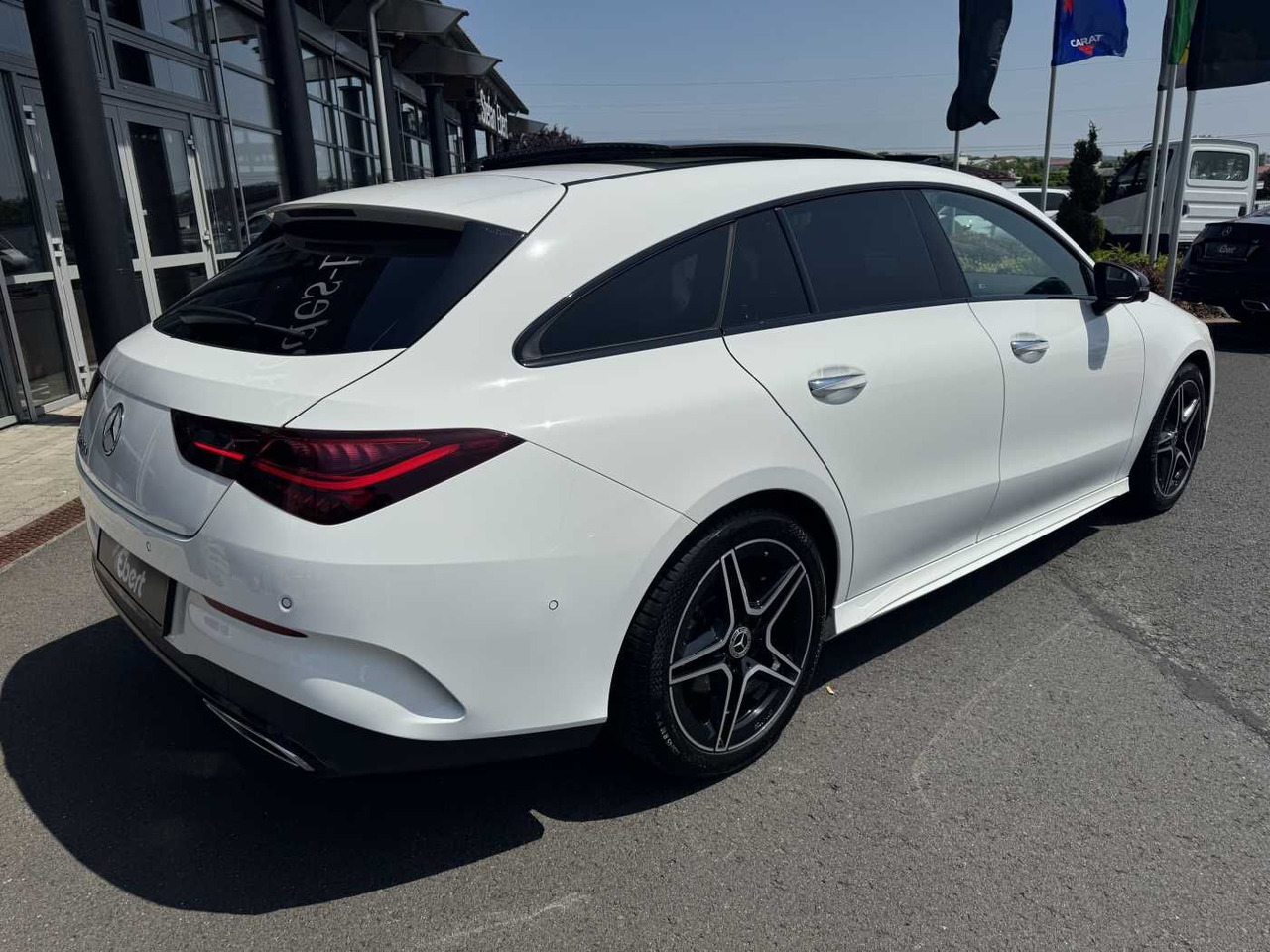 Mercedes-Benz CLA 220d Shooting Brake AMG+Pano+Distr+AHK+uvm. - Mobil: gambar 4 Mercedes-Benz CLA 220d Shooting Brake AMG+Pano+Distr+AHK+uvm. - Mobil: gambar 4