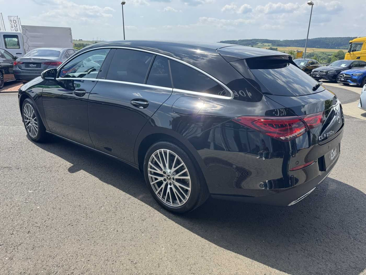 Mercedes-Benz CLA 250e Shooting Brake DistrPlus+RFK+Augment+LE - Mobil: gambar 3 Mercedes-Benz CLA 250e Shooting Brake DistrPlus+RFK+Augment+LE - Mobil: gambar 3
