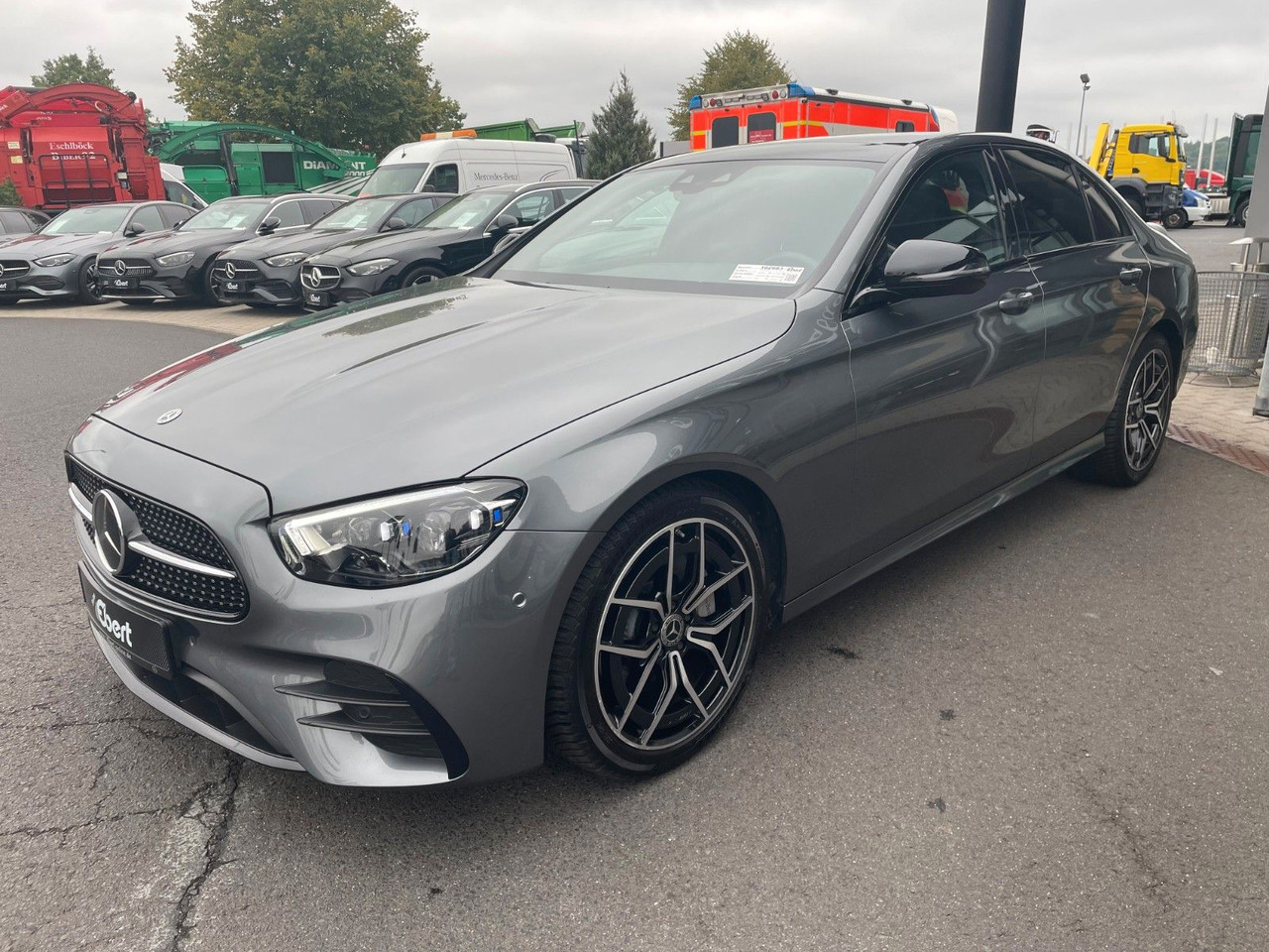 Mercedes-Benz E 220 d AMG+MBeam+Pano+Distr+R-Kamera - Mobil sedan: gambar 2 Mercedes-Benz E 220 d AMG+MBeam+Pano+Distr+R-Kamera - Mobil sedan: gambar 2