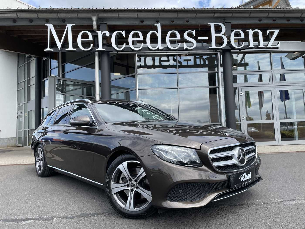 Mercedes-Benz E 220 d T 9G Avantgarde AHK+Memory+ Distr+R-Kame - Mobil: gambar 1 Mercedes-Benz E 220 d T 9G Avantgarde AHK+Memory+ Distr+R-Kame - Mobil: gambar 1