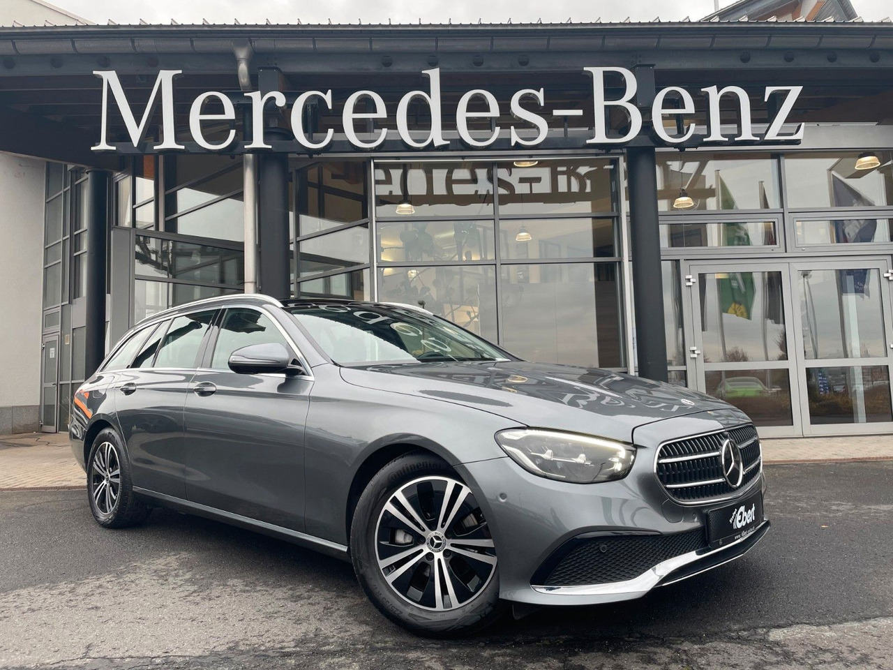 Mercedes-Benz E 220 d T Pano+Ambiente+Distr+360°+Comand+DAB - Station wagon: gambar 1 Mercedes-Benz E 220 d T Pano+Ambiente+Distr+360°+Comand+DAB - Station wagon: gambar 1