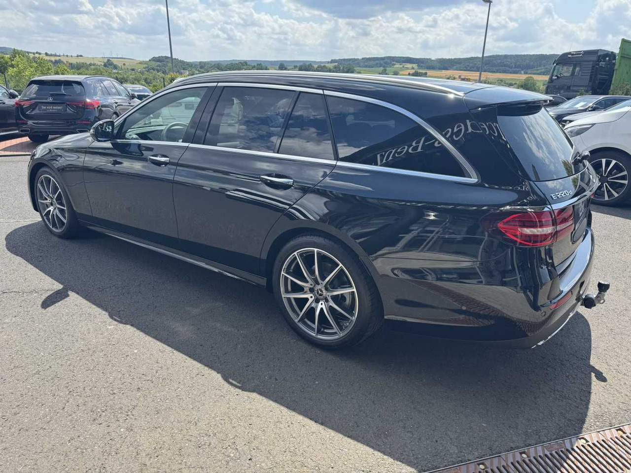 Mercedes-Benz E 220d AMG+Pano+Burm+Distr+Memory+AHK+360 - Mobil: gambar 3 Mercedes-Benz E 220d AMG+Pano+Burm+Distr+Memory+AHK+360 - Mobil: gambar 3
