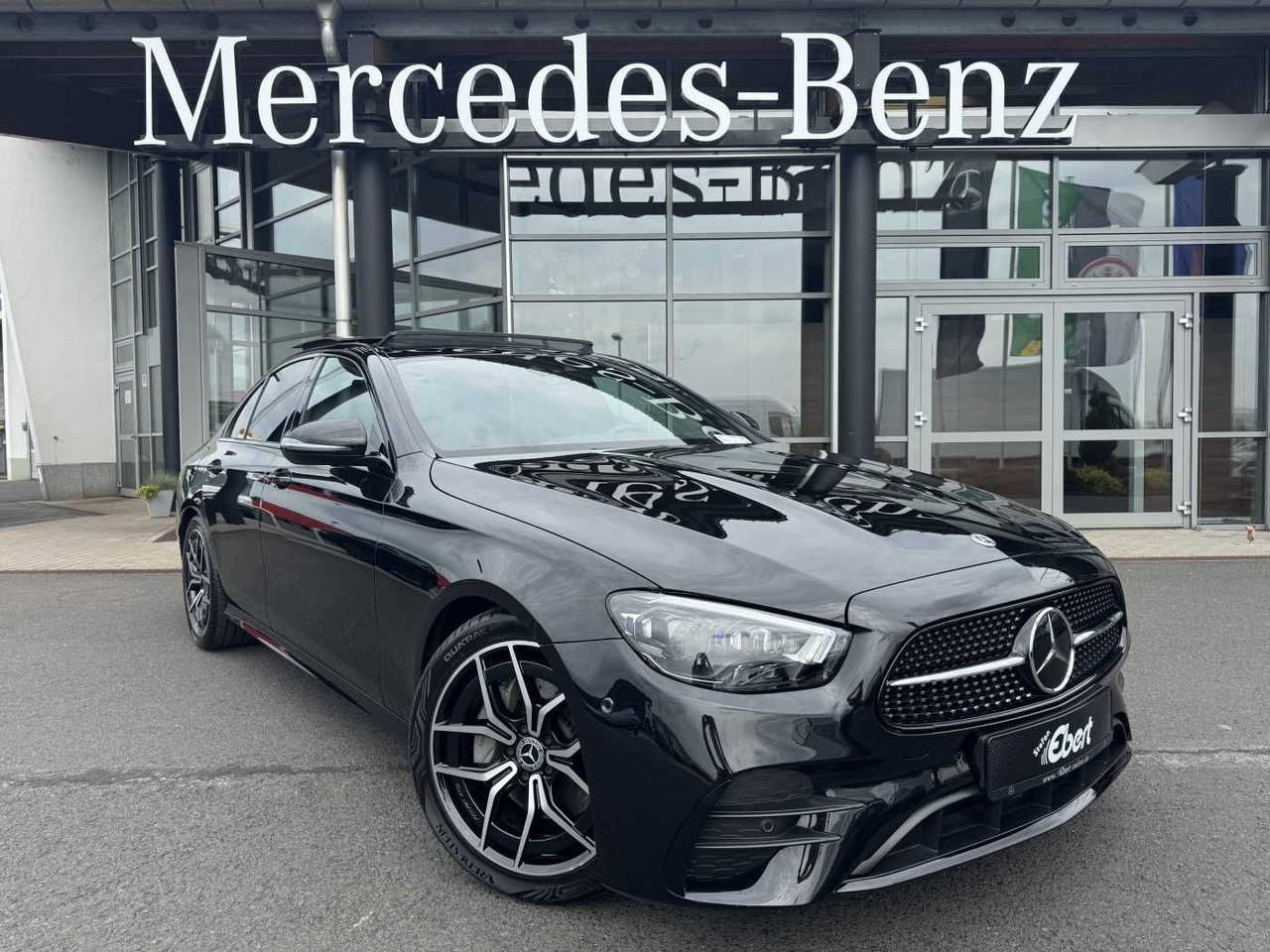 Mercedes-Benz E 220d AMG+Pano+Distr+Multibeam+RFK+Night - Mobil sedan: gambar 1 Mercedes-Benz E 220d AMG+Pano+Distr+Multibeam+RFK+Night - Mobil sedan: gambar 1