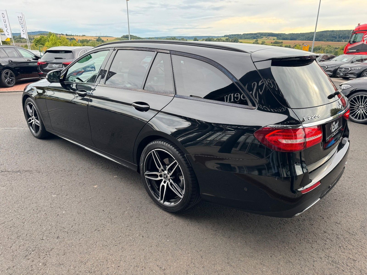 Mercedes-Benz E 220d T 4M+AMG+Pano+Brum+360+Night - Station wagon: gambar 3 Mercedes-Benz E 220d T 4M+AMG+Pano+Brum+360+Night - Station wagon: gambar 3