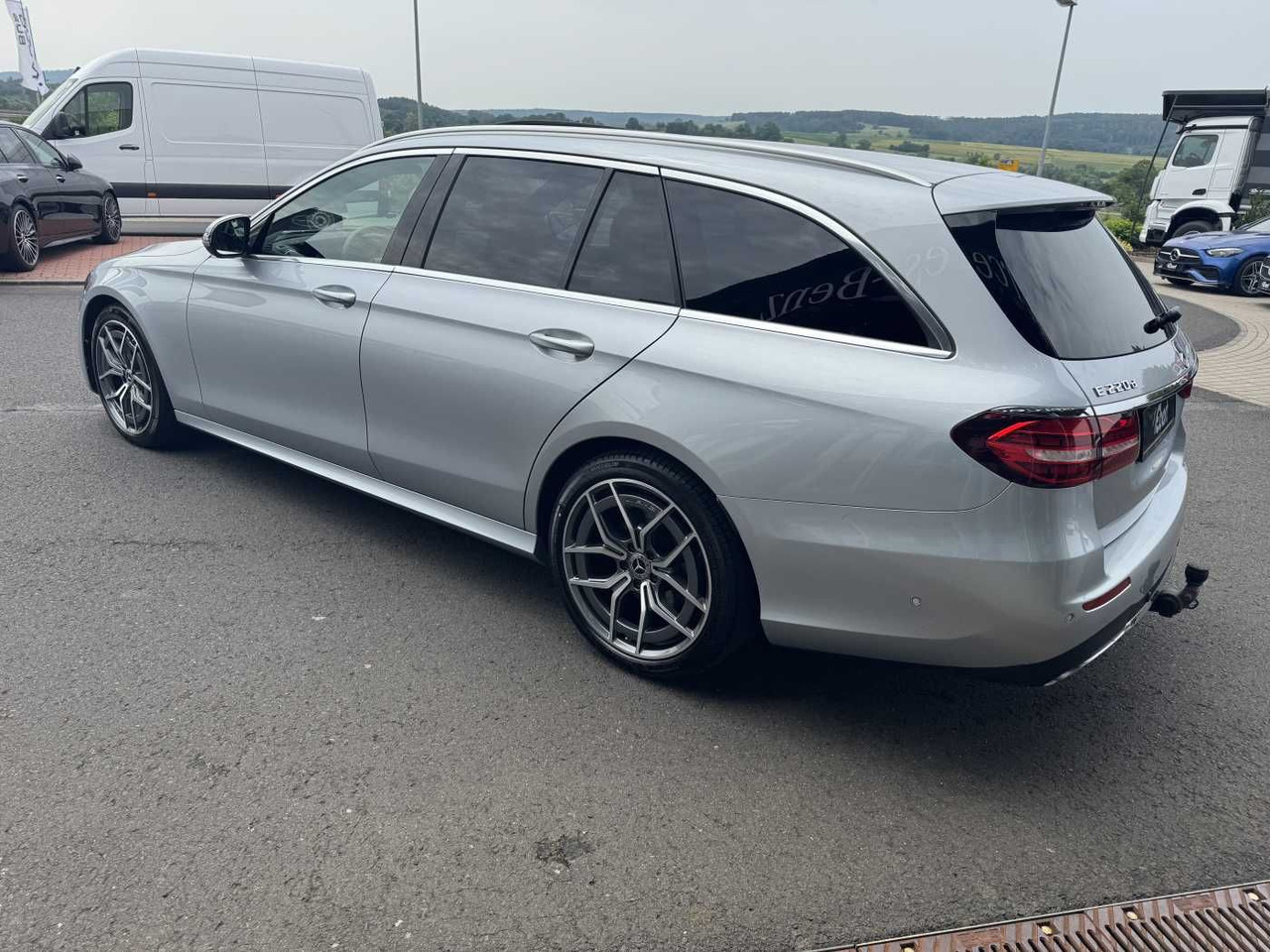 Mercedes-Benz E 220d T AMG+AHK+ESD+RKamera+TotW+ Ambiente - Mobil: gambar 3 Mercedes-Benz E 220d T AMG+AHK+ESD+RKamera+TotW+ Ambiente - Mobil: gambar 3