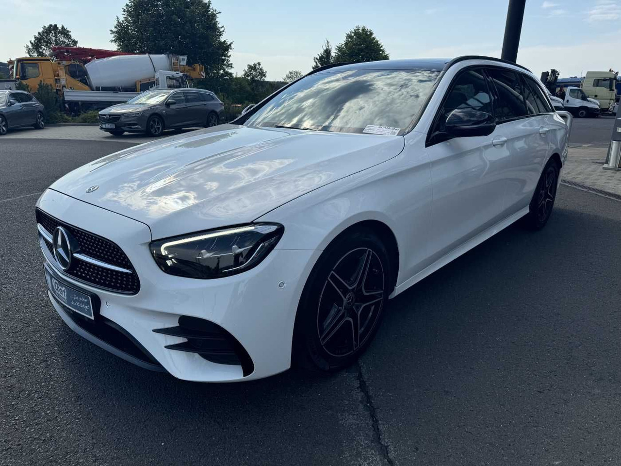 Mercedes-Benz E 220d T AMG+Pano+AHK+Night+TotW+ RKamera+Ambien - Mobil: gambar 2 Mercedes-Benz E 220d T AMG+Pano+AHK+Night+TotW+ RKamera+Ambien - Mobil: gambar 2