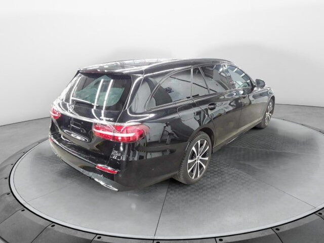Mercedes-Benz E 300 T de 4M AMG+AHK+Distr+Burm+ R-Kamera+Carpl - Mobil: gambar 4 Mercedes-Benz E 300 T de 4M AMG+AHK+Distr+Burm+ R-Kamera+Carpl - Mobil: gambar 4