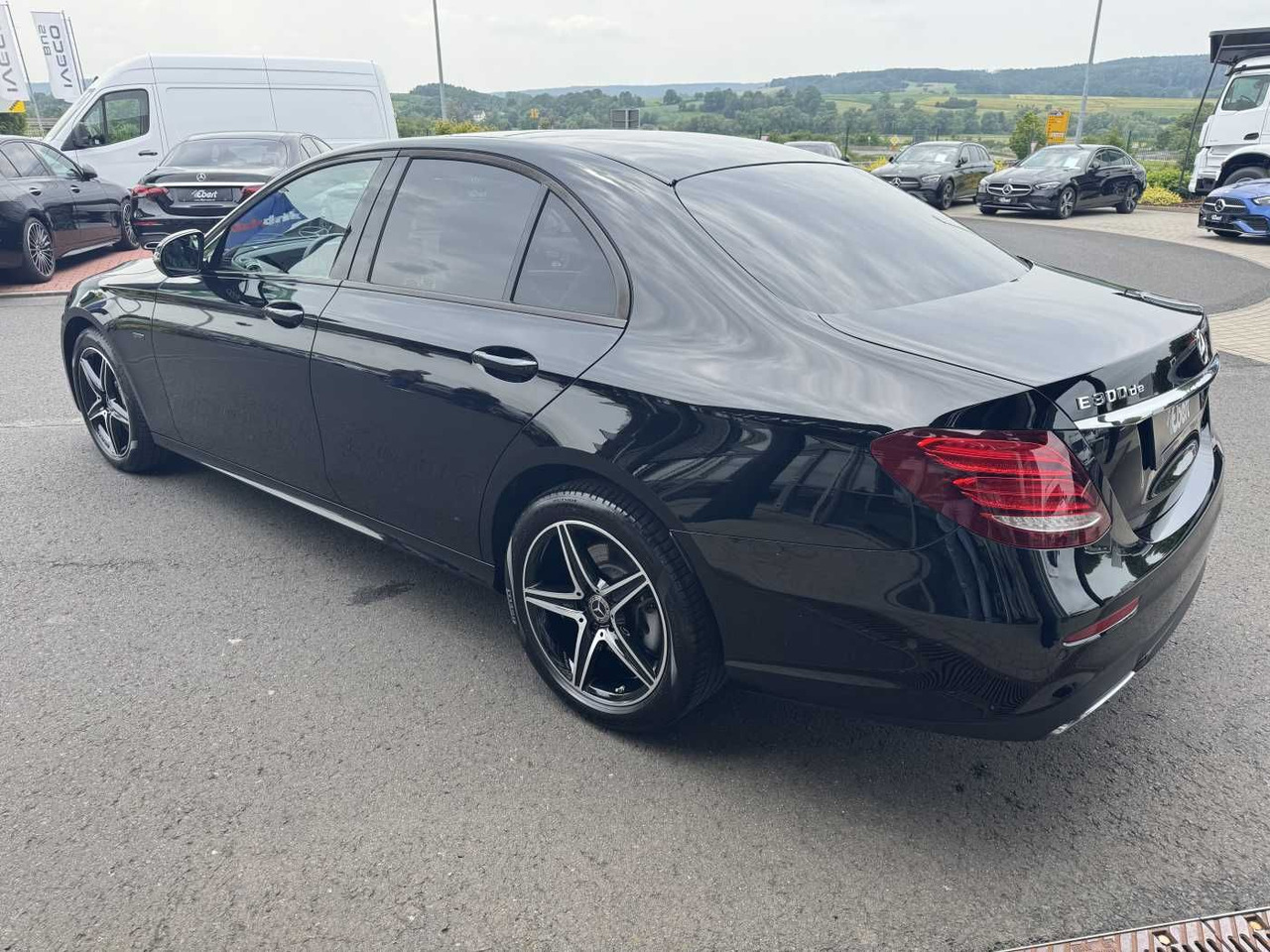 Mercedes-Benz E 300de 9G AMG+Pano+Memory+Ambiente+RFK+Night - Mobil sedan: gambar 3 Mercedes-Benz E 300de 9G AMG+Pano+Memory+Ambiente+RFK+Night - Mobil sedan: gambar 3