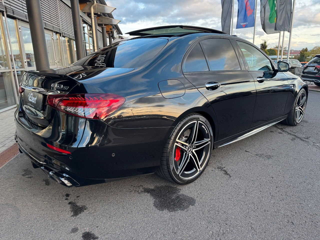 Mercedes-Benz E 63 AMG S Pano+Burm+AirM+HUD+360+uvm. - Mobil sedan: gambar 5 Mercedes-Benz E 63 AMG S Pano+Burm+AirM+HUD+360+uvm. - Mobil sedan: gambar 5