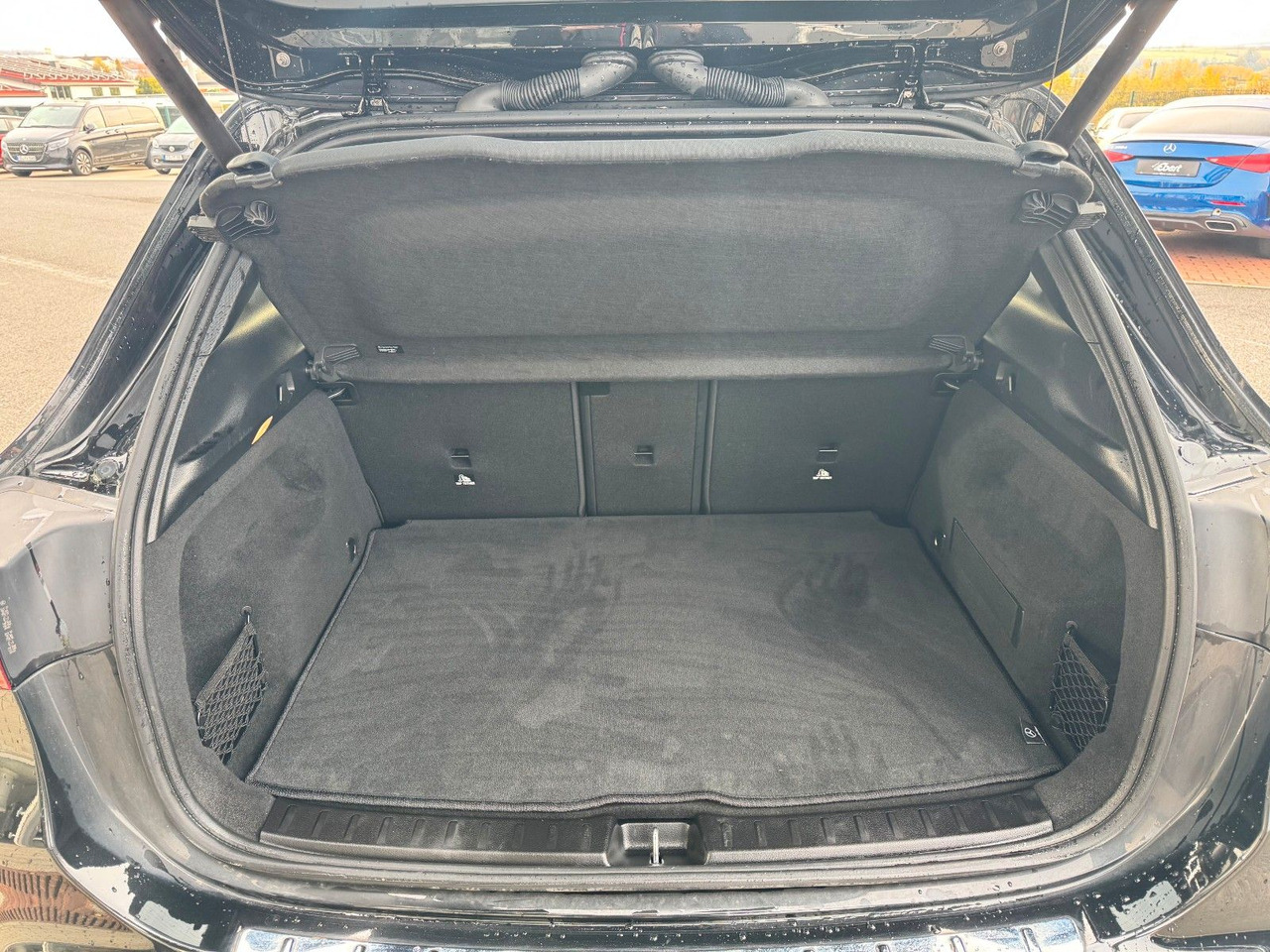 Mobil SUV Mercedes-Benz GLA 200 AMG+Pano+Distr+Ambiente+Multibeam+: gambar 8 Mobil SUV Mercedes-Benz GLA 200 AMG+Pano+Distr+Ambiente+Multibeam+: gambar 8