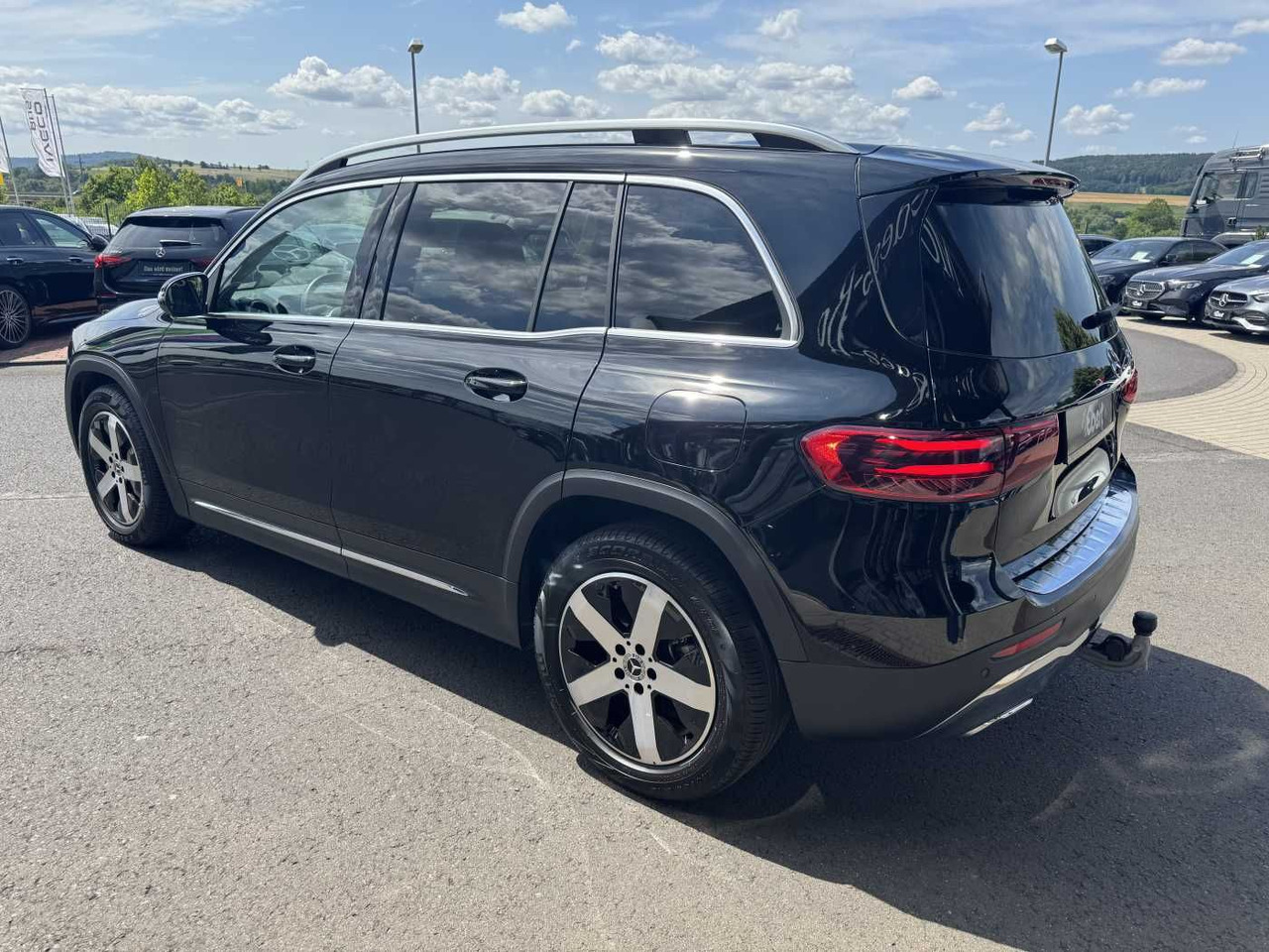 Mercedes-Benz GLB 180 Progressive+AHK+RKamera+LED+ IHC+DAB - Mobil SUV: gambar 3 Mercedes-Benz GLB 180 Progressive+AHK+RKamera+LED+ IHC+DAB - Mobil SUV: gambar 3