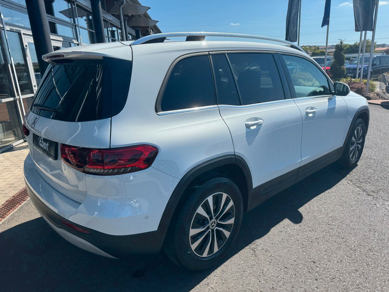 Mercedes-Benz GLB 180 Style+Distronic+RKamera+Vollleder - Mobil SUV: gambar 4 Mercedes-Benz GLB 180 Style+Distronic+RKamera+Vollleder - Mobil SUV: gambar 4