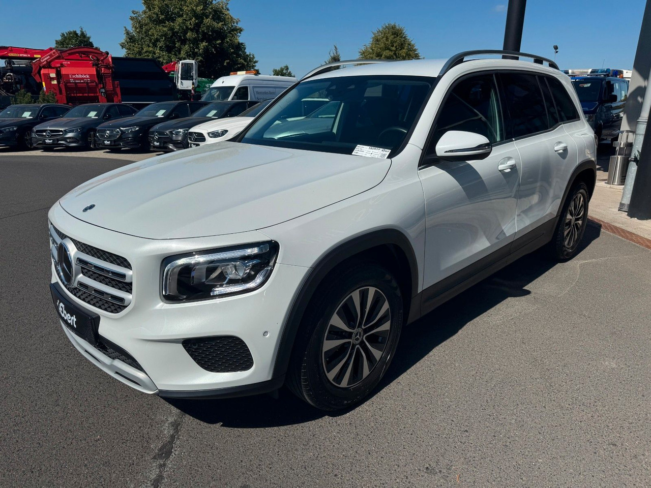Mercedes-Benz GLB 180 Style+Distronic+RKamera+Vollleder - Mobil SUV: gambar 2 Mercedes-Benz GLB 180 Style+Distronic+RKamera+Vollleder - Mobil SUV: gambar 2