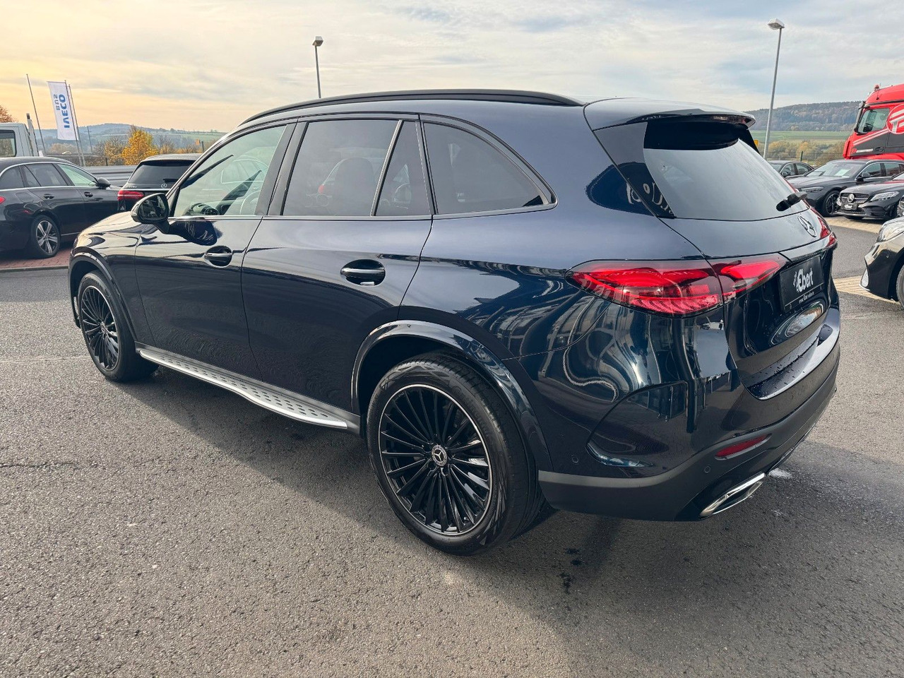 Mercedes-Benz GLC 300 4M+AMG+Pano+Burm+360+Memory - Mobil SUV: gambar 3 Mercedes-Benz GLC 300 4M+AMG+Pano+Burm+360+Memory - Mobil SUV: gambar 3