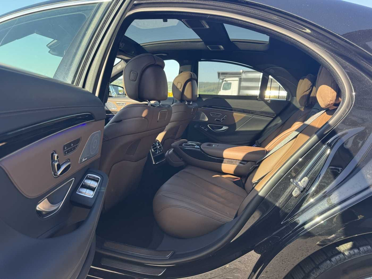 Mercedes-Benz S 400d 4M AMG+Pano+Burm+Distr+Massage+ HUD - Mobil sedan: gambar 2 Mercedes-Benz S 400d 4M AMG+Pano+Burm+Distr+Massage+ HUD - Mobil sedan: gambar 2