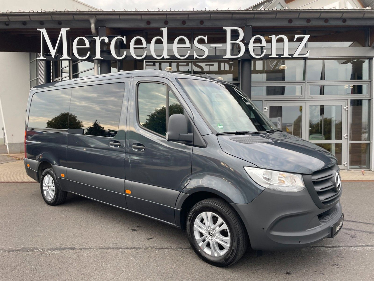 Mercedes-Benz Sprinter 317 CDI Tourer 3665 9G Kamera AHK3,5to - Van penumpang: gambar 1 Mercedes-Benz Sprinter 317 CDI Tourer 3665 9G Kamera AHK3,5to - Van penumpang: gambar 1
