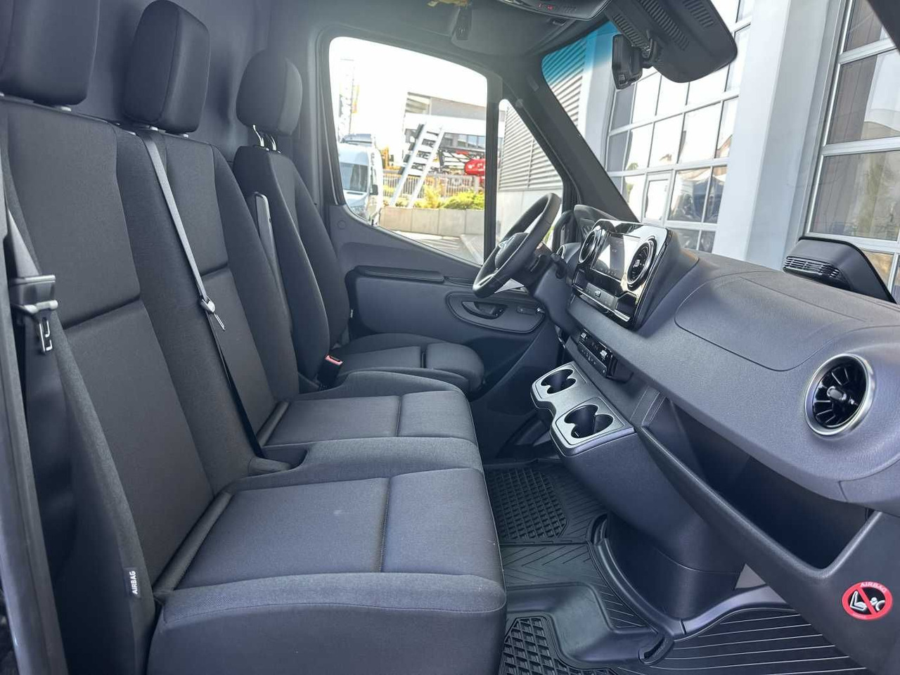 Leasing  Mercedes-Benz Sprinter 319 CDI 4325 AHK DISTRONIC 360 Klima Mercedes-Benz Sprinter 319 CDI 4325 AHK DISTRONIC 360 Klima: gambar 9