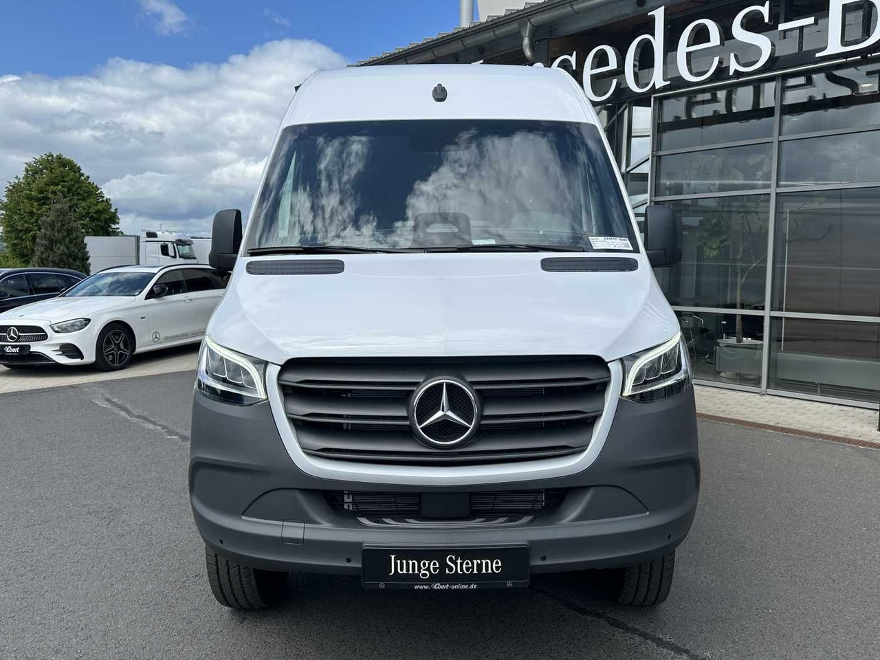 Mercedes-Benz Sprinter 319 CDI 4x4 4325 Kamera LED SHZ MBUX - Van panel: gambar 2 Mercedes-Benz Sprinter 319 CDI 4x4 4325 Kamera LED SHZ MBUX - Van panel: gambar 2