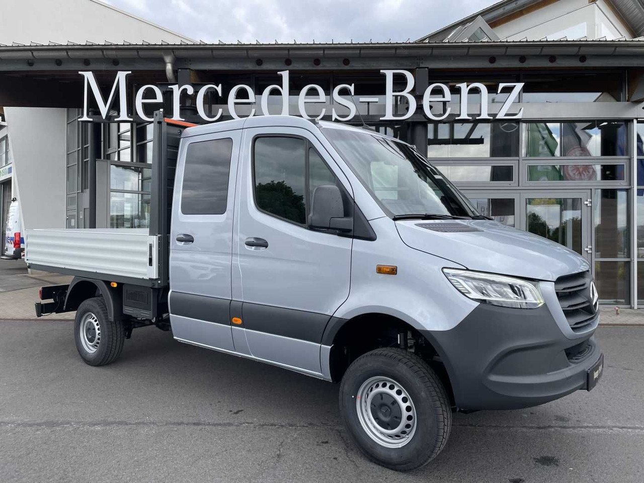 Mercedes-Benz Sprinter 319 CDI 4x4 DoKa Klima Stdheiz AHK LED - Van dengan terpal samping: gambar 1 Mercedes-Benz Sprinter 319 CDI 4x4 DoKa Klima Stdheiz AHK LED - Van dengan terpal samping: gambar 1