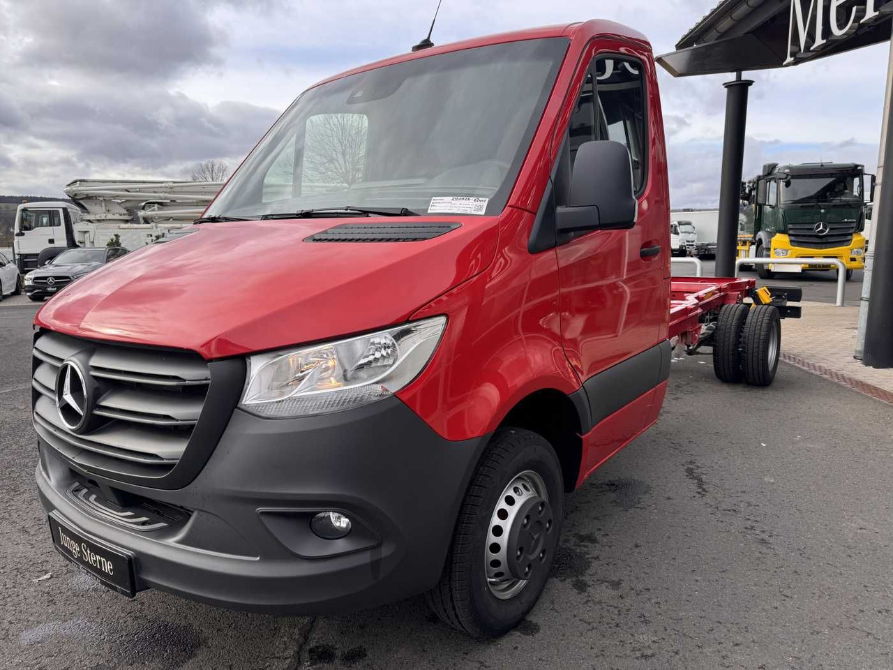 Mercedes-Benz Sprinter 517 CDI 4325 Fahrgestell AHK3,5 5.500kg - Truk sasis: gambar 3 Mercedes-Benz Sprinter 517 CDI 4325 Fahrgestell AHK3,5 5.500kg - Truk sasis: gambar 3