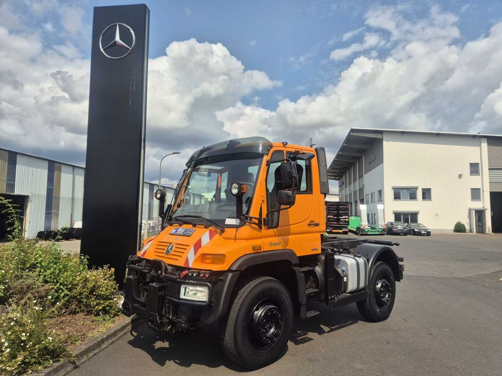 Mercedes-Benz Unimog U400 4x4 Vario Pilot Zapfwelle LOF - Truk sasis: gambar 1 Mercedes-Benz Unimog U400 4x4 Vario Pilot Zapfwelle LOF - Truk sasis: gambar 1