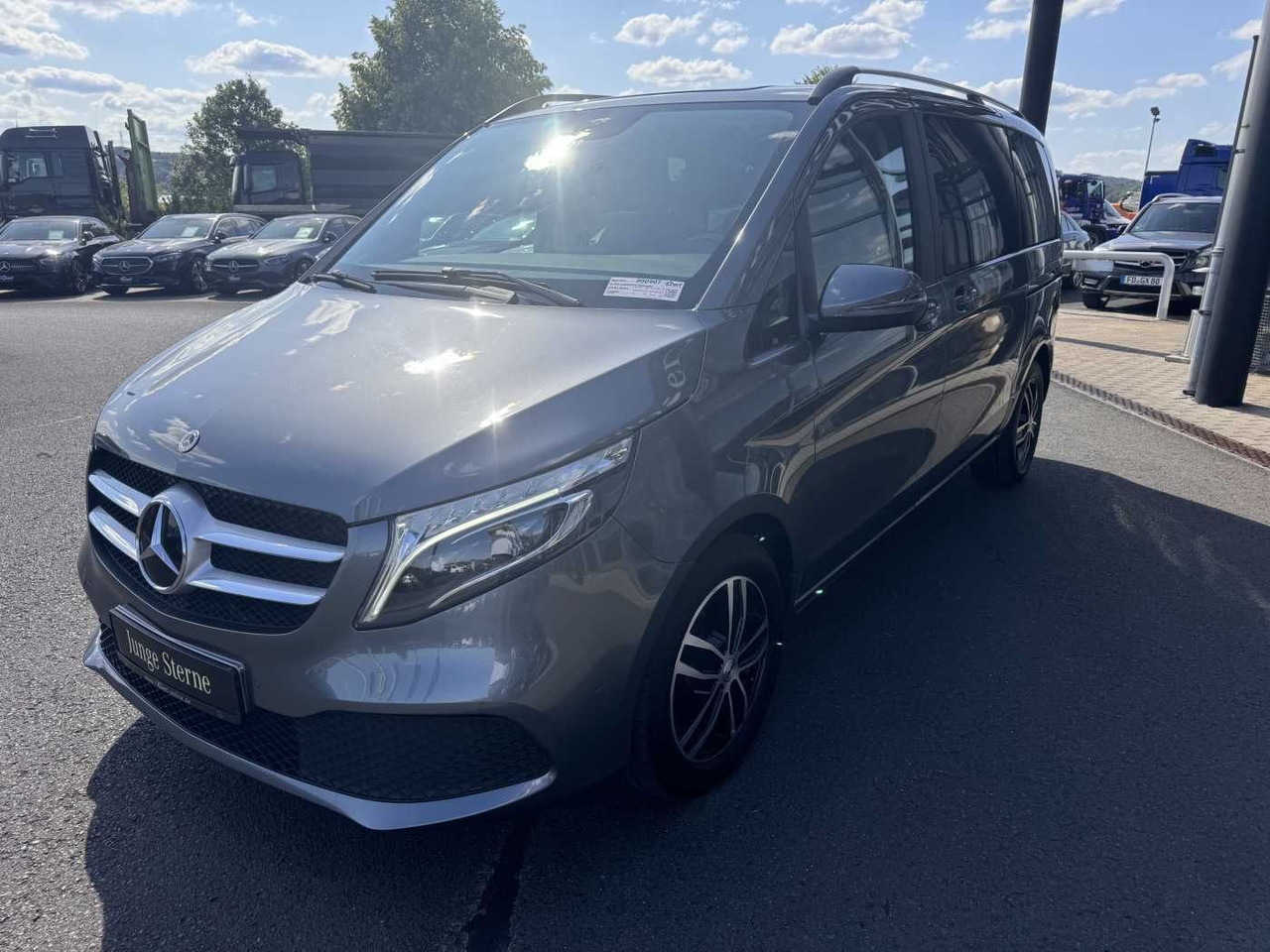 Mercedes-Benz V 220 d EDITION Liege-Paket AHK2,5 LED DAB MBUX - Mobil: gambar 3 Mercedes-Benz V 220 d EDITION Liege-Paket AHK2,5 LED DAB MBUX - Mobil: gambar 3