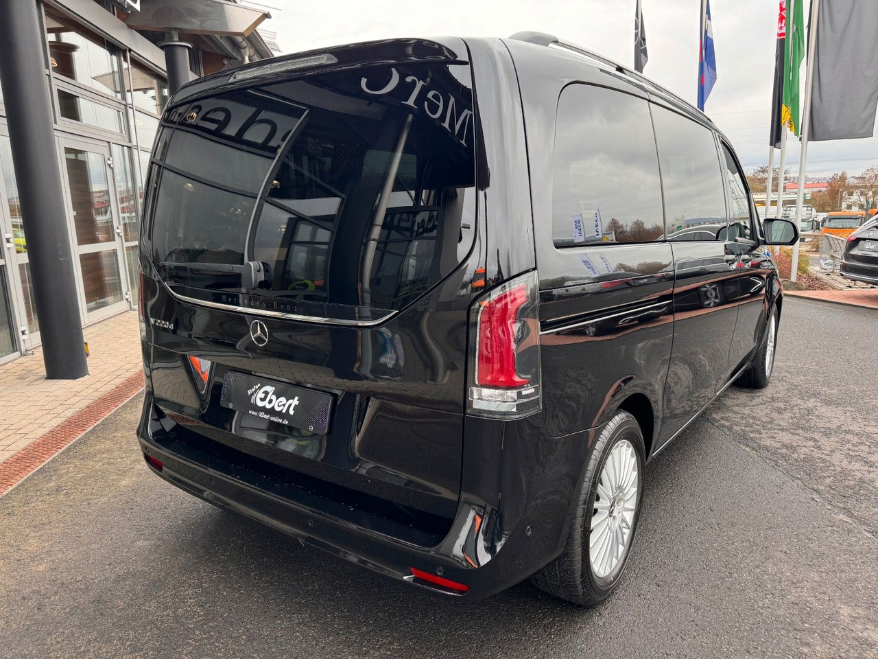 Mercedes-Benz V 220 d STYLE K Liege-Paket AHK2,5 DISTRONIC - Station wagon: gambar 4 Mercedes-Benz V 220 d STYLE K Liege-Paket AHK2,5 DISTRONIC - Station wagon: gambar 4