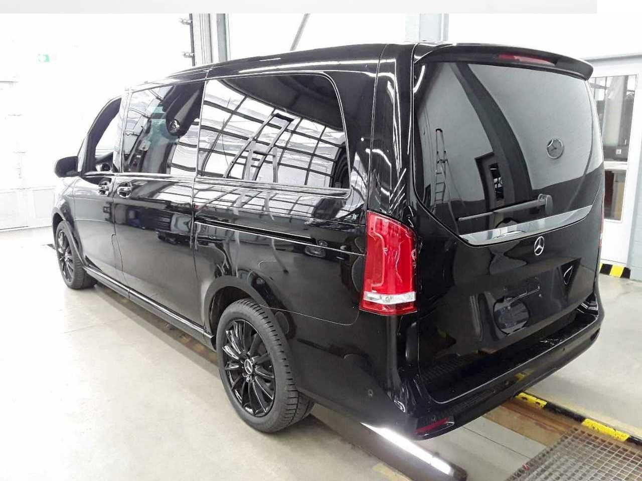 Mercedes-Benz V 300 d 4MATIC EXCLUSIVE AMG Panorama DISTRONIC - Mobil: gambar 4 Mercedes-Benz V 300 d 4MATIC EXCLUSIVE AMG Panorama DISTRONIC - Mobil: gambar 4