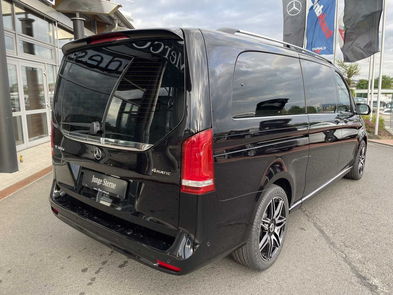 Mercedes-Benz V 300 d AVA 4MATIC AMG Kühlschrank AIRMATIC - Station wagon: gambar 4 Mercedes-Benz V 300 d AVA 4MATIC AMG Kühlschrank AIRMATIC - Station wagon: gambar 4