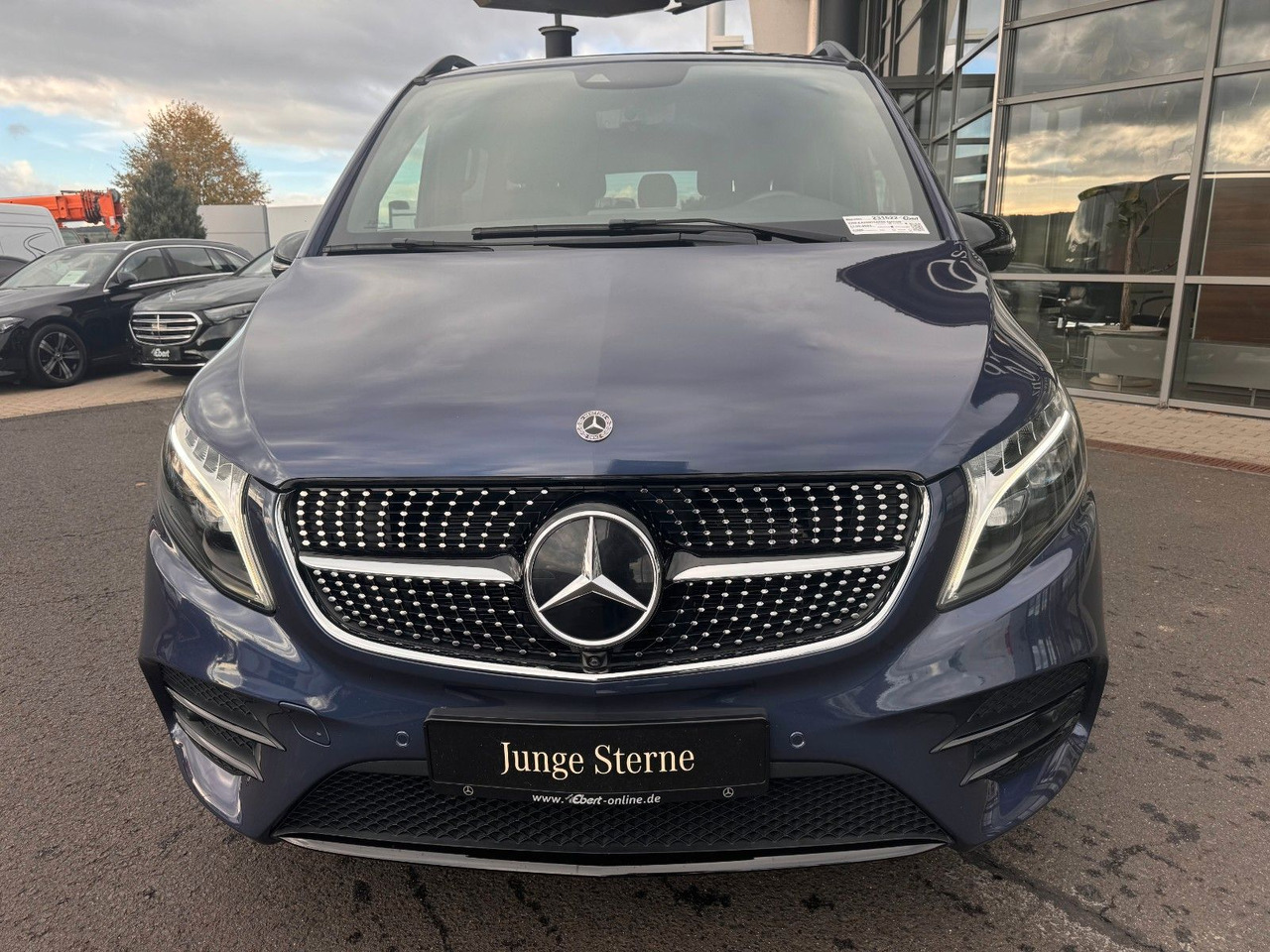 Mercedes-Benz V 300 d AVA ED AMG AHK2,5to DISTRONIC - Station wagon: gambar 2 Mercedes-Benz V 300 d AVA ED AMG AHK2,5to DISTRONIC - Station wagon: gambar 2