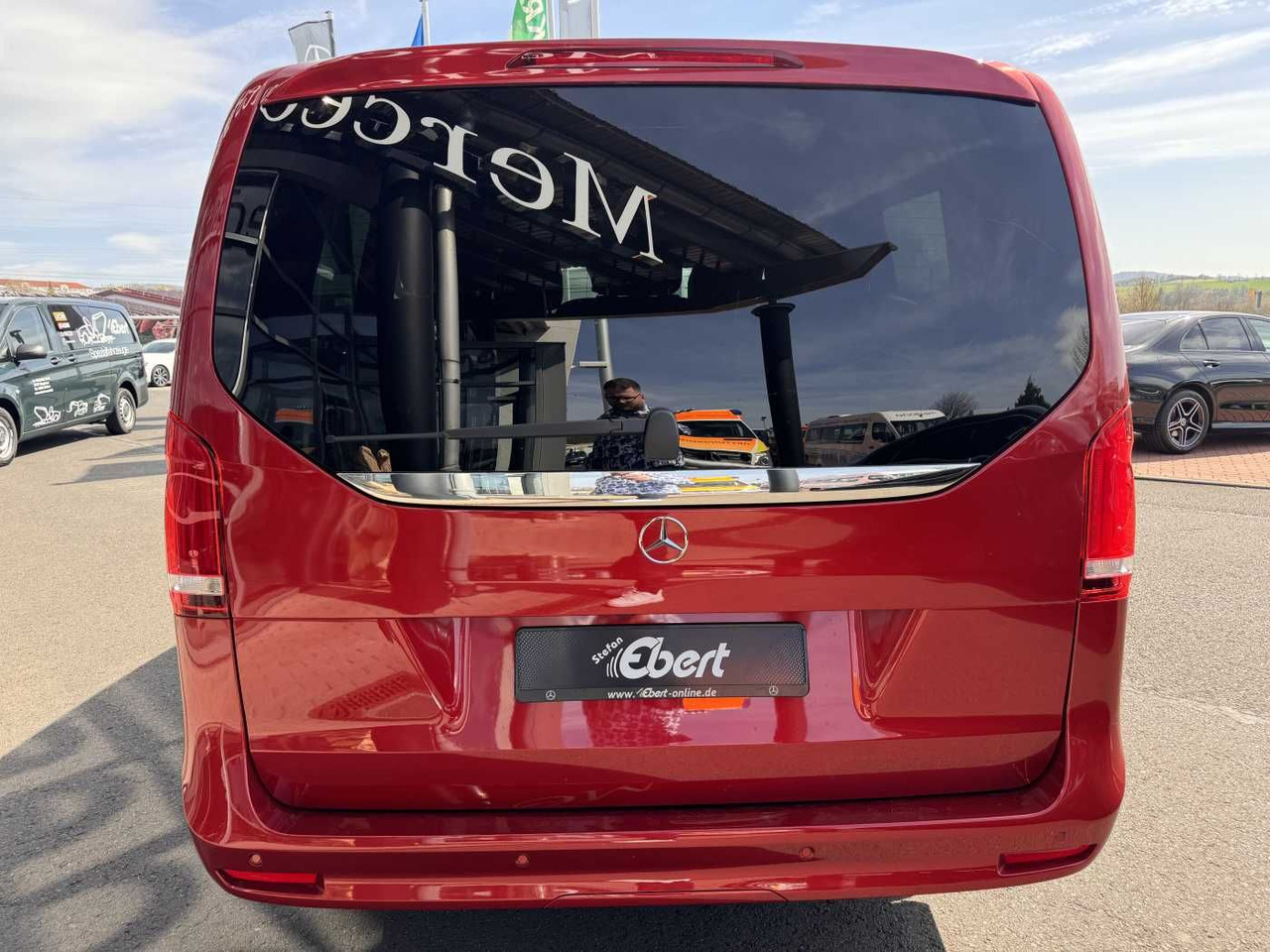 Mercedes-Benz V 300 d AVA ED Tisch AHK DISTRONIC 360 7Sitze - Van penumpang: gambar 5 Mercedes-Benz V 300 d AVA ED Tisch AHK DISTRONIC 360 7Sitze - Van penumpang: gambar 5