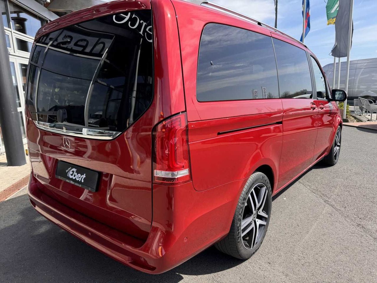 Mercedes-Benz V 300 d AVA ED Tisch AHK DISTRONIC 360 7Sitze - Van penumpang: gambar 4 Mercedes-Benz V 300 d AVA ED Tisch AHK DISTRONIC 360 7Sitze - Van penumpang: gambar 4