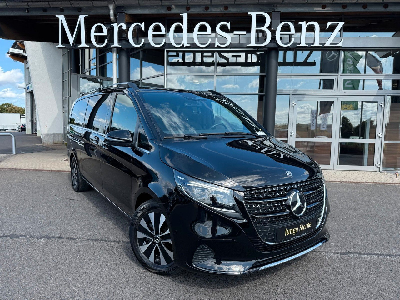Mercedes-Benz V 300 d AVANTGARDE Extralang 360Kamera Standheiz - Station wagon: gambar 1 Mercedes-Benz V 300 d AVANTGARDE Extralang 360Kamera Standheiz - Station wagon: gambar 1